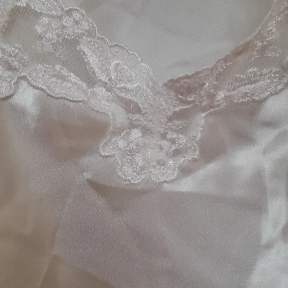 Victoria's Secret Lacy Cami....NEW...Size M